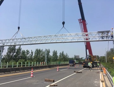 张家界张家界门架标牌施工现场